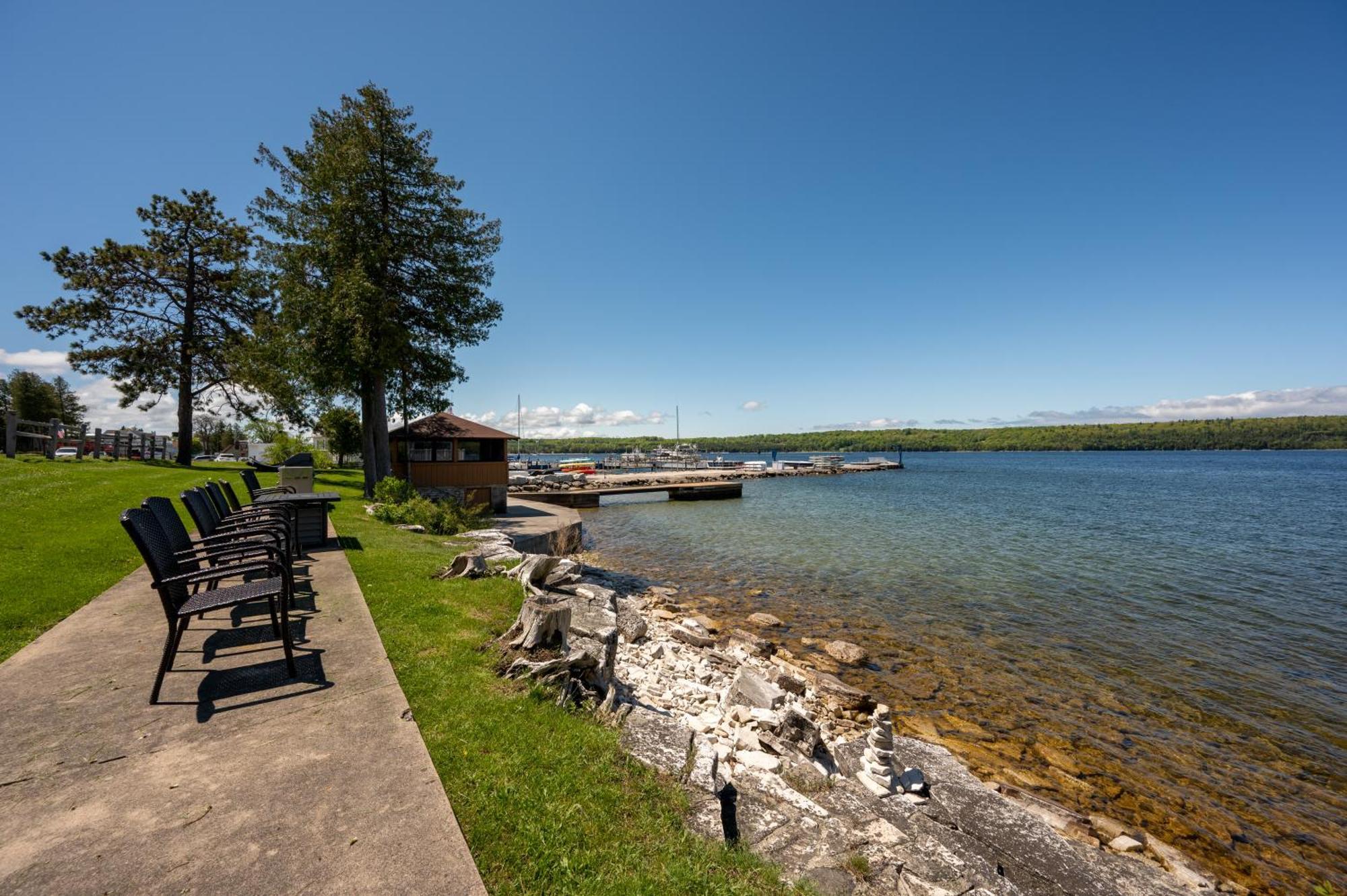 Pine Grove Resort Ephraim Exterior photo