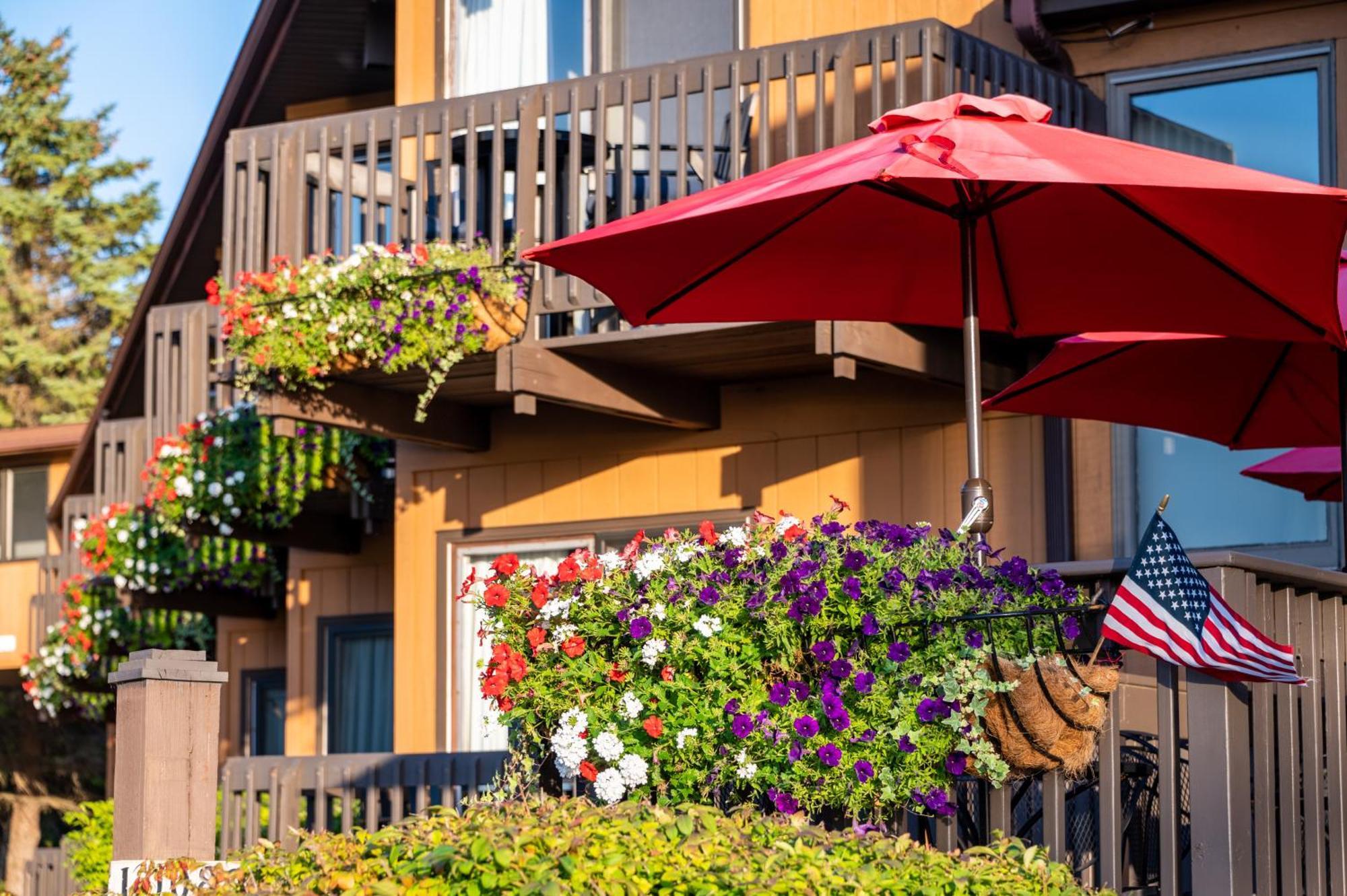 Pine Grove Resort Ephraim Exterior photo