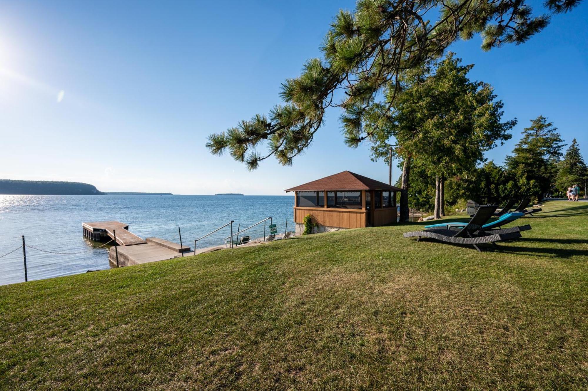 Pine Grove Resort Ephraim Exterior photo