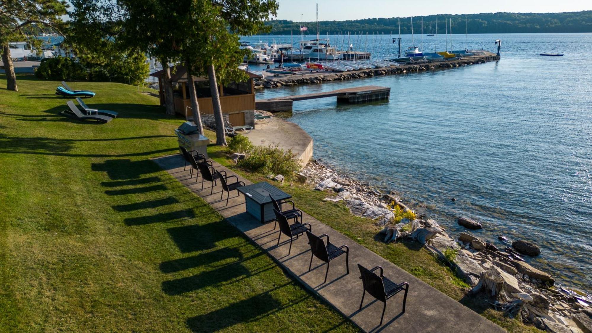 Pine Grove Resort Ephraim Exterior photo