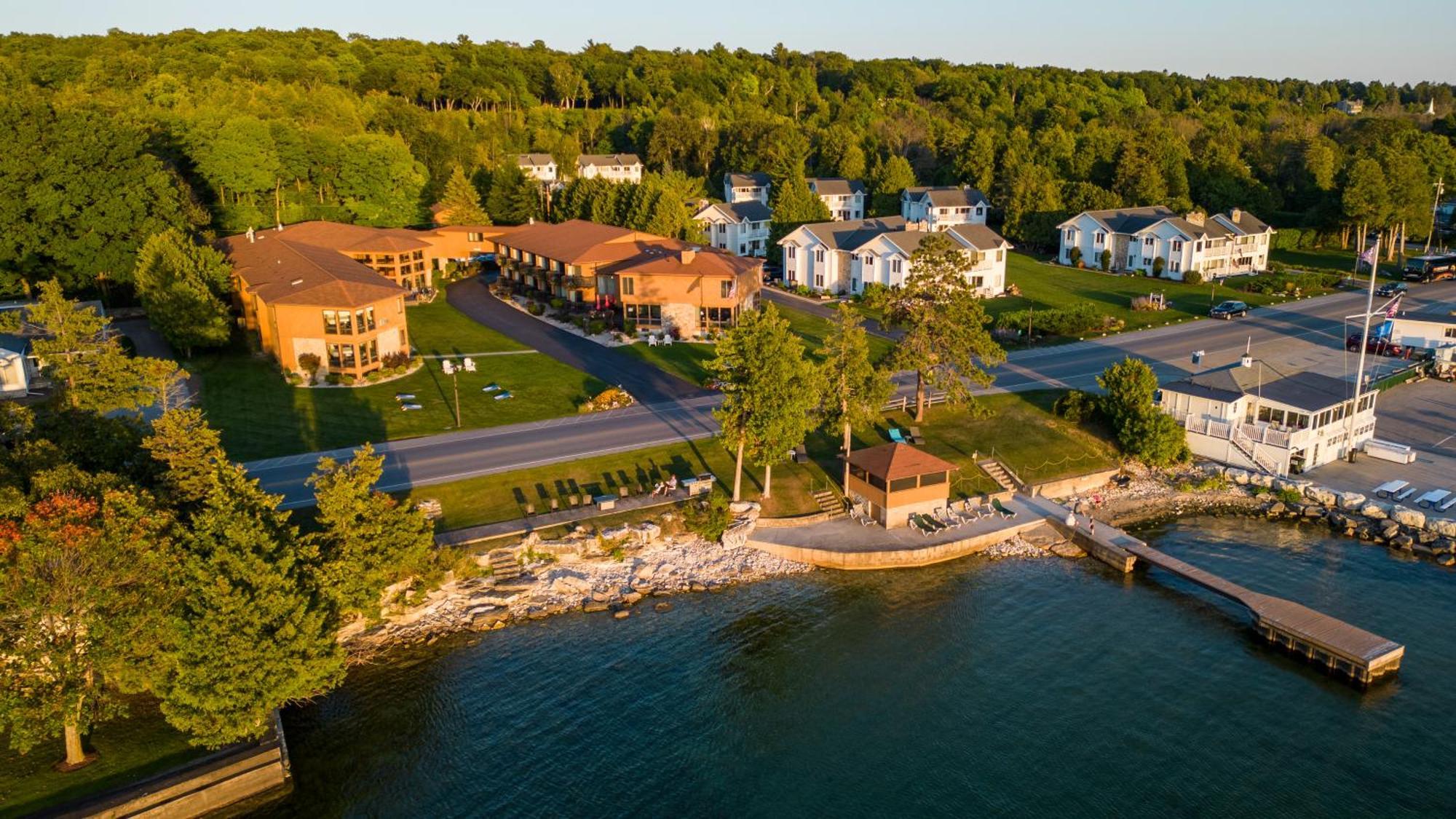 Pine Grove Resort Ephraim Exterior photo