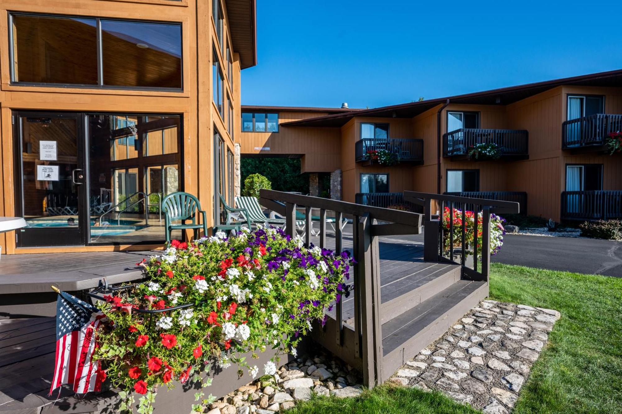 Pine Grove Resort Ephraim Exterior photo