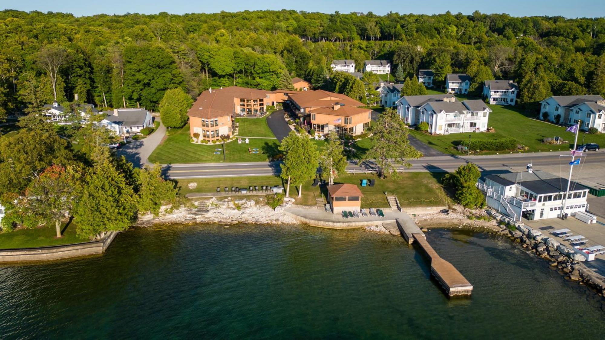 Pine Grove Resort Ephraim Exterior photo