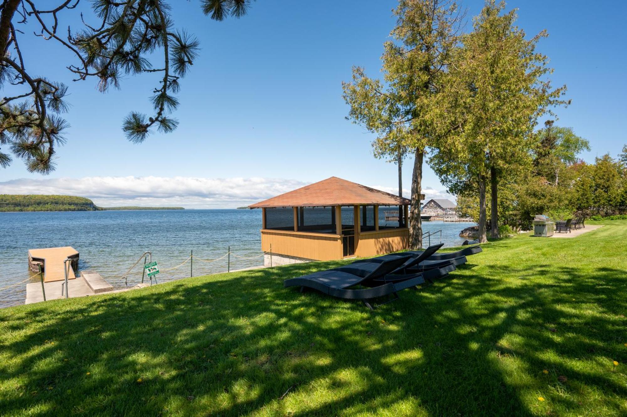 Pine Grove Resort Ephraim Exterior photo
