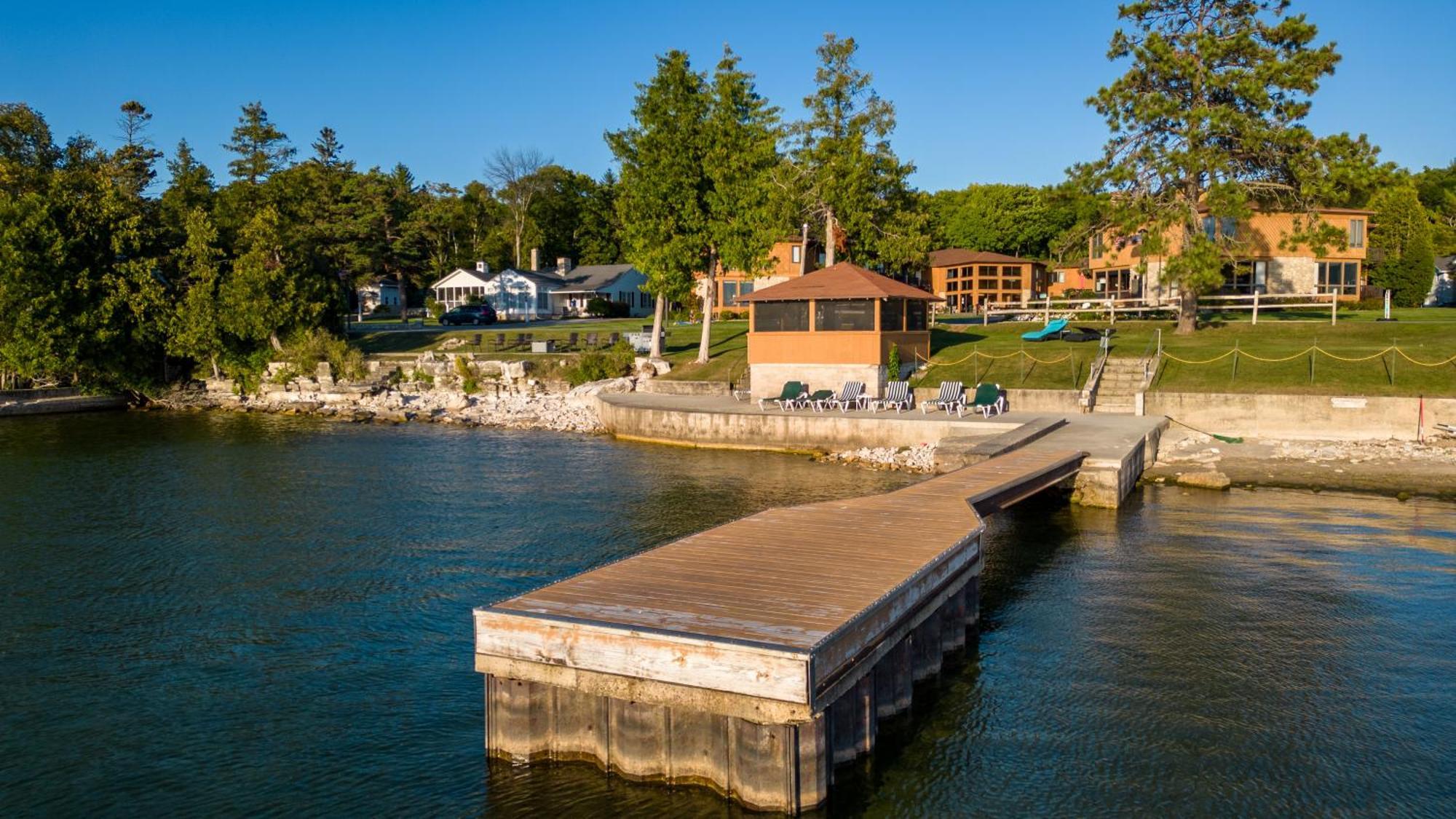 Pine Grove Resort Ephraim Exterior photo