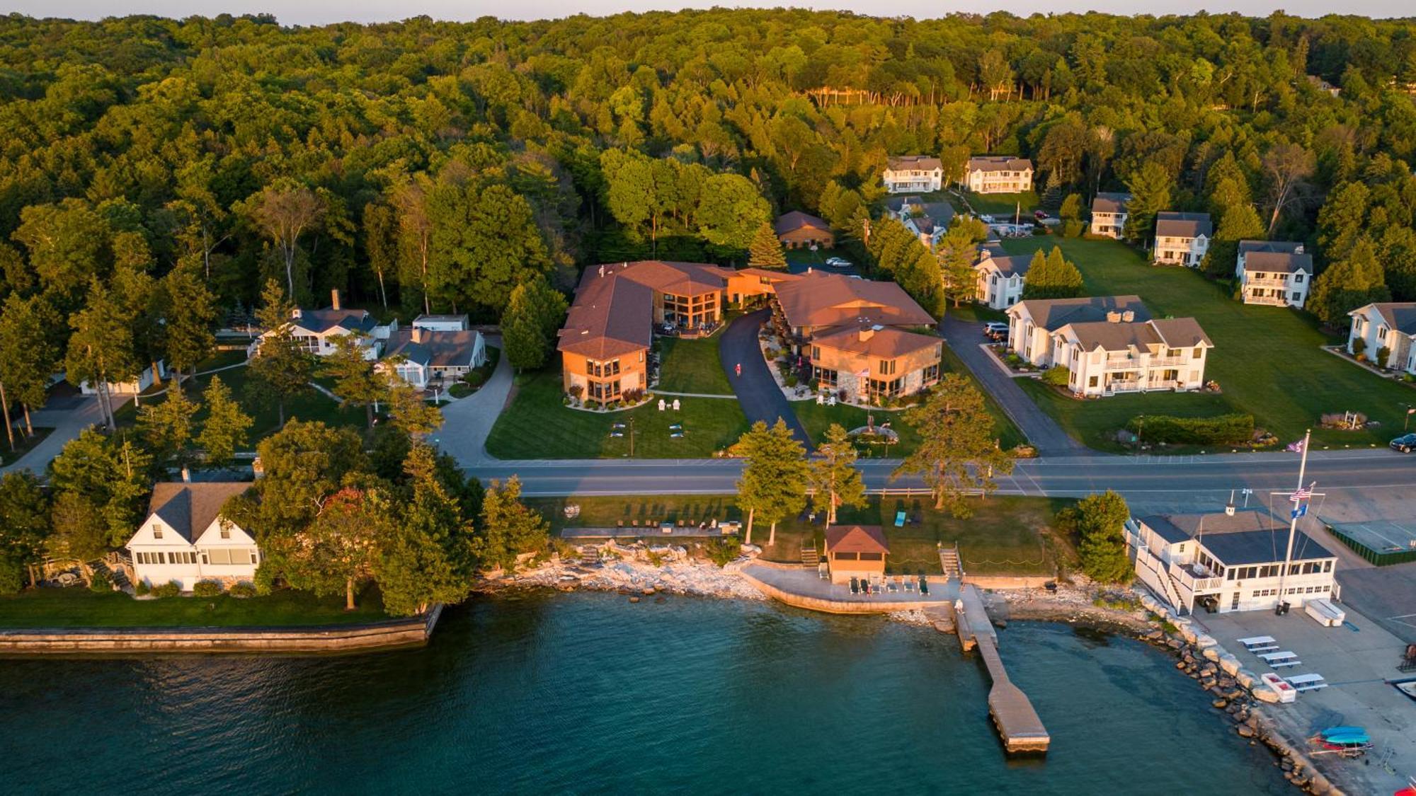 Pine Grove Resort Ephraim Exterior photo
