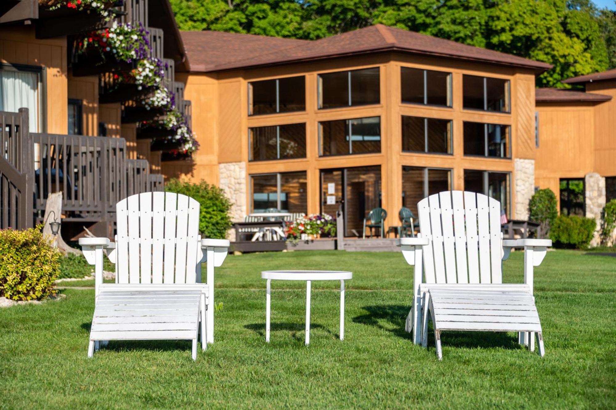 Pine Grove Resort Ephraim Exterior photo