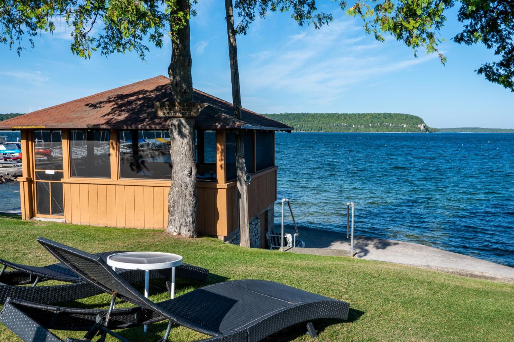 Pine Grove Resort Ephraim Exterior photo