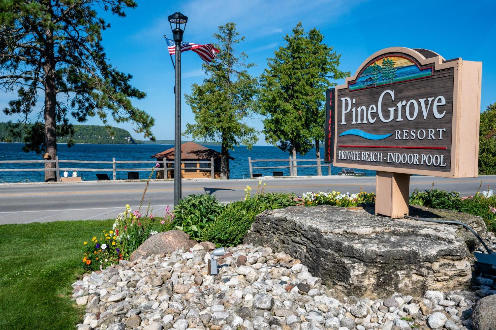 Pine Grove Resort Ephraim Exterior photo