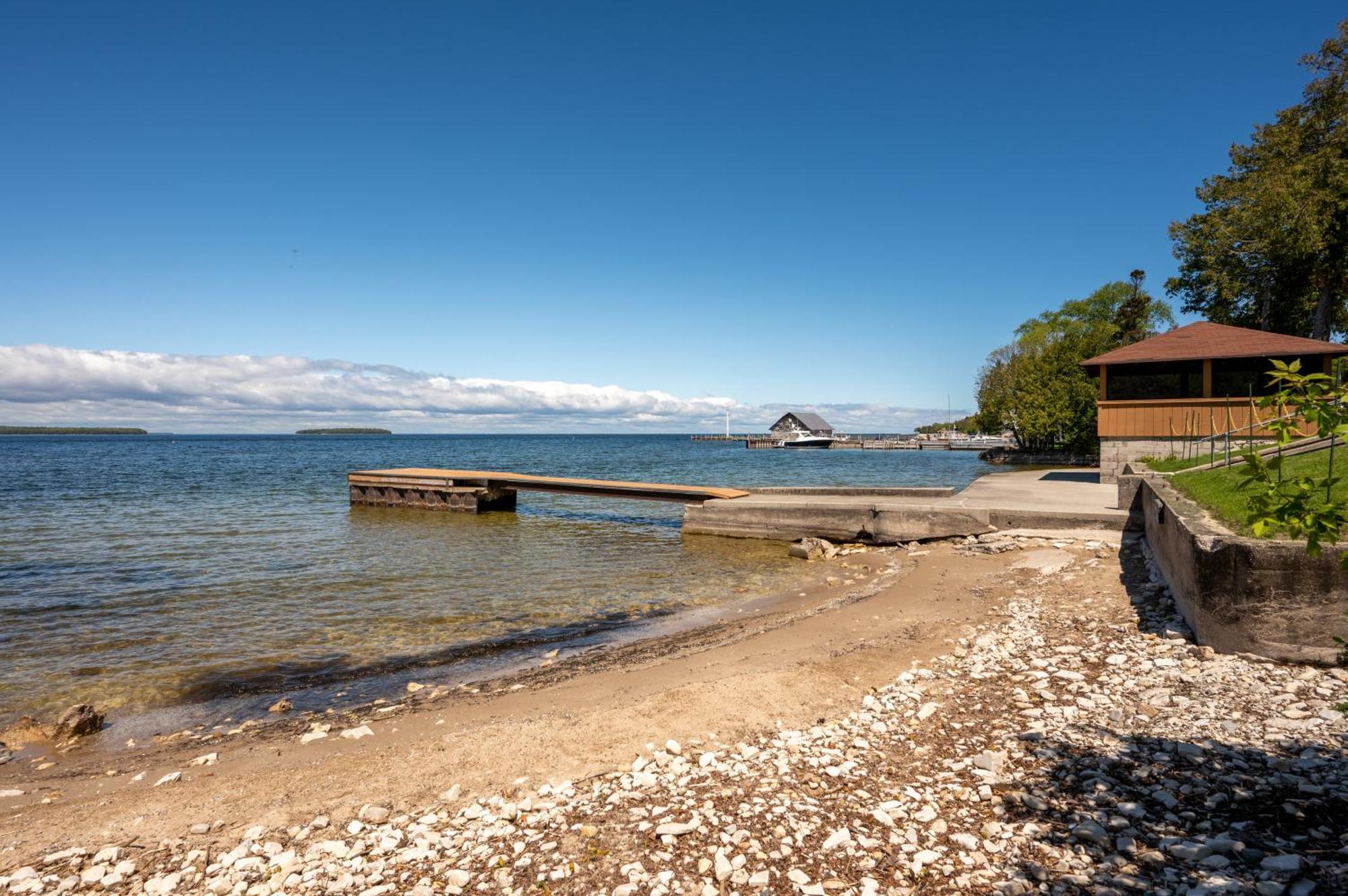 Pine Grove Resort Ephraim Exterior photo