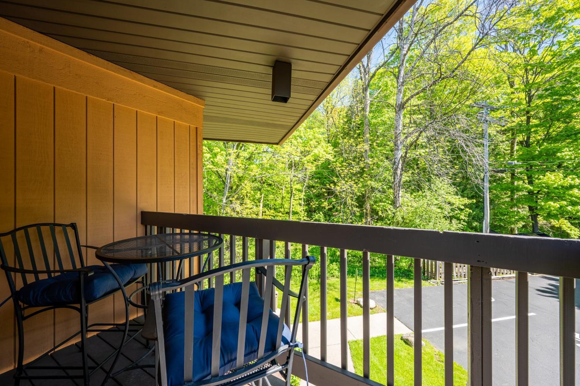 Pine Grove Resort Ephraim Exterior photo