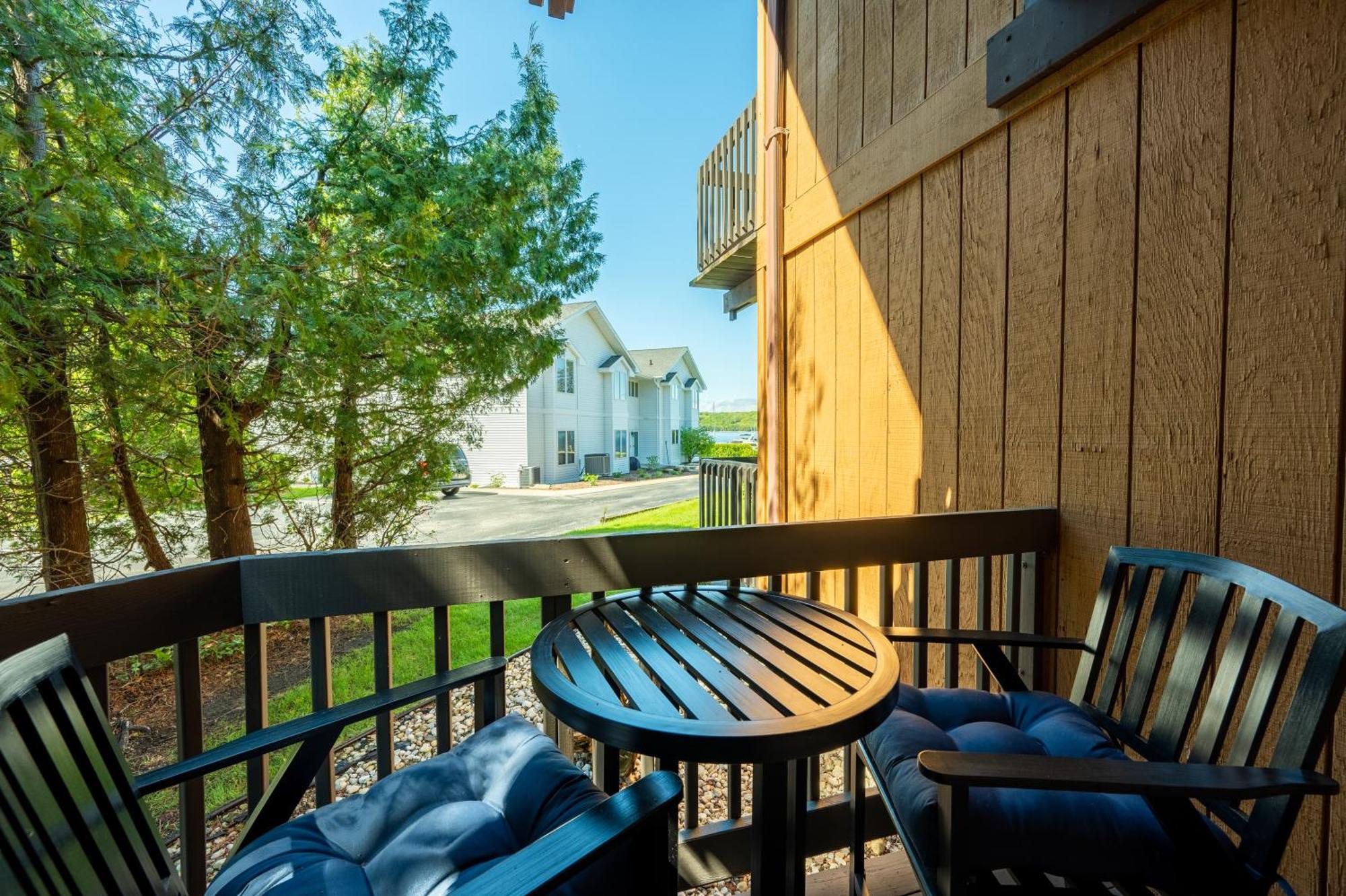 Pine Grove Resort Ephraim Exterior photo